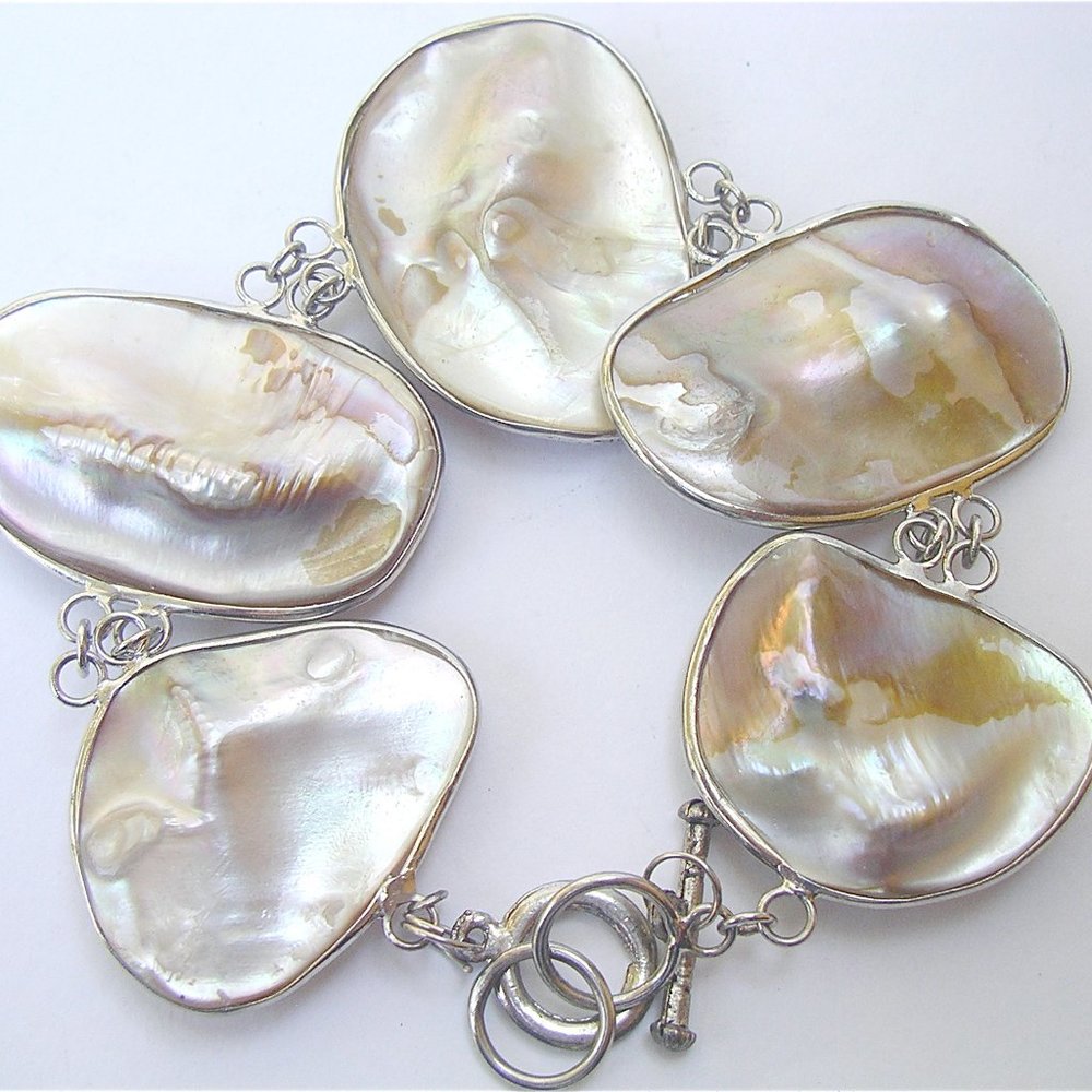 Luminescent Blister Oversized Pearl Bracelet